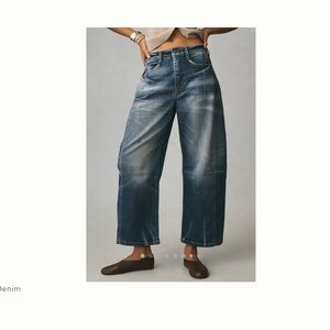 Anthropology. The Kenna Mid-Rise Heritage Barrel jean by Pilcro. Size 27.